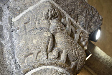 Saignes Église SaintCroix Chapiteaux romans (photos) Auvergne romane